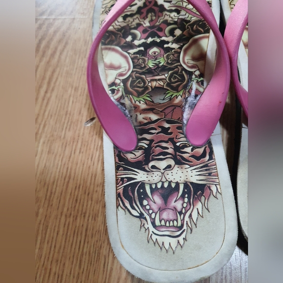 Ed Hardy flip flop - Picture 3 of 6